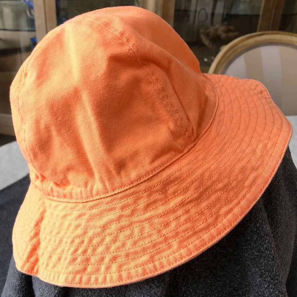 GAP Kids Beanie Style Winter Sports Reversible Fleece Hat + Pom-Pom Size 4-16